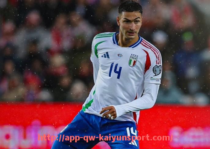 开云体育官网app下载-CBA足球款棉服夹克：CBA联赛专属的足球主题服饰